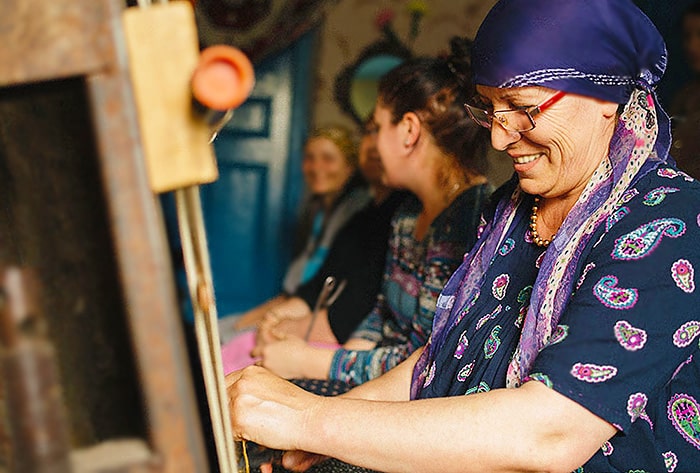 Women Weavers | Role Women Played In Rug Weaving History