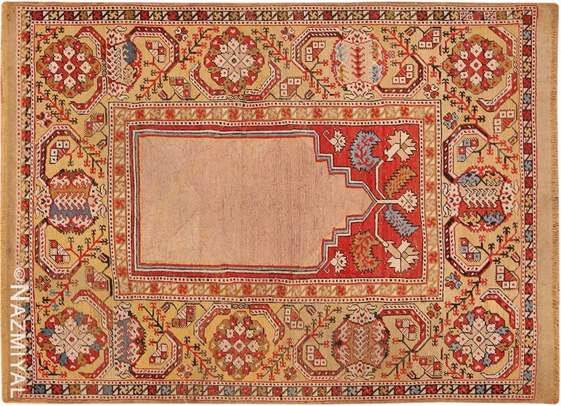 par Nazmiyal Antique RugsTapis de prière islamique musulman de Transylvanie du XVIIe siècle