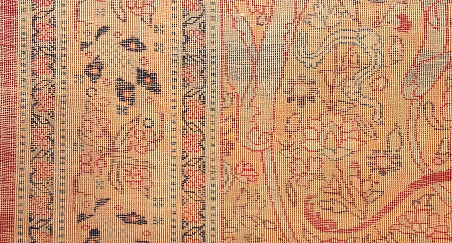 Tapis Tabriz en soie persane antique à tissage extrêmement fin #48981 Nazmiyal Antique Rugs NYC