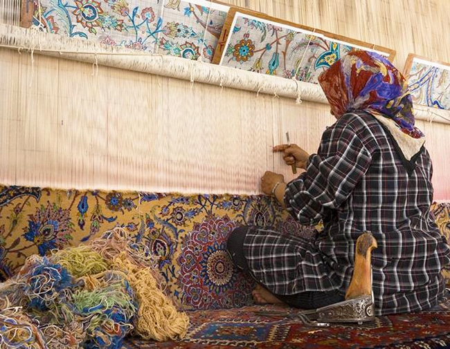 Featured image of post Carpet Weaving Cartoon / A kashmiri carpet weaver with a hookah by her side.