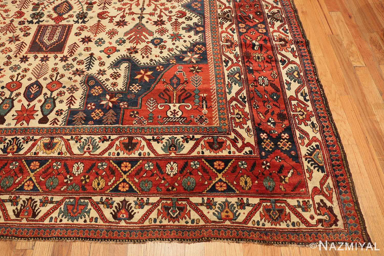 Corner Antique Persian Bakhtiari rug 70237 by Nazmiyal