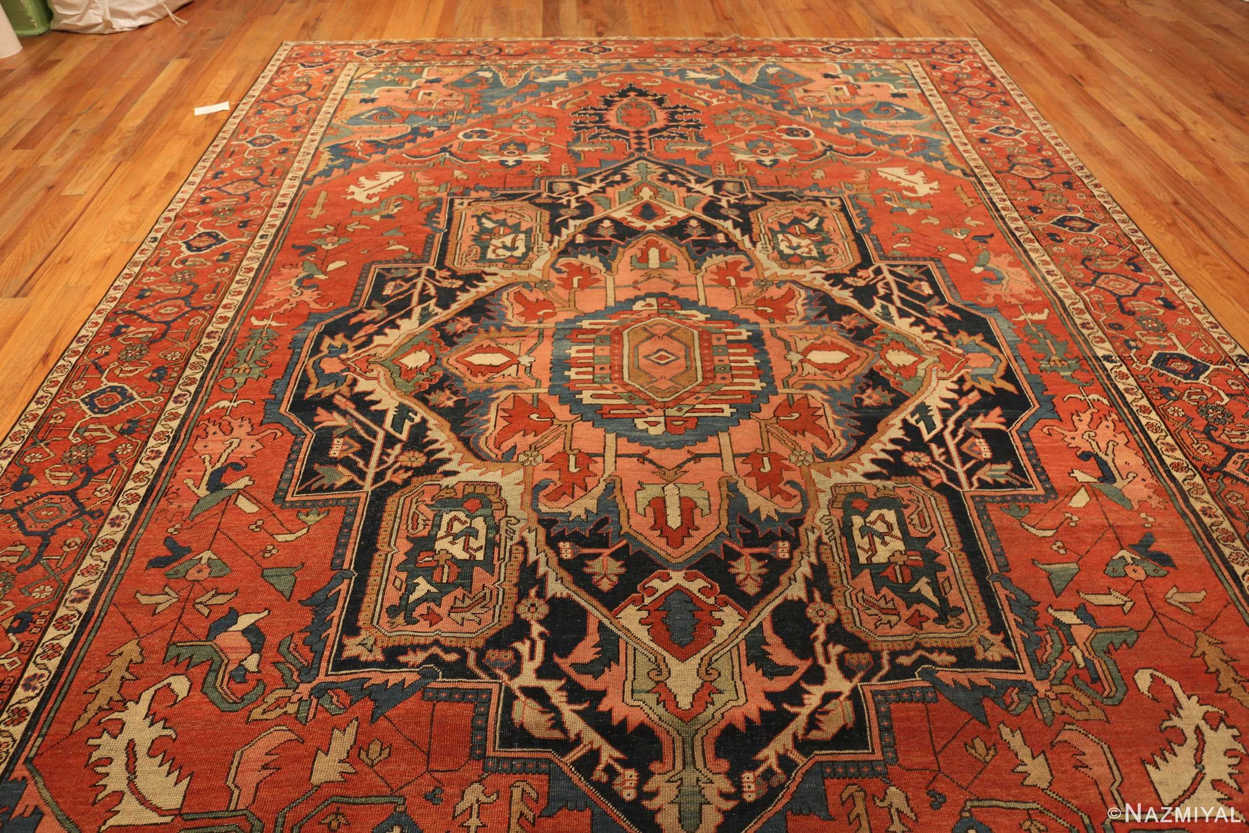 Detailed Of Large Antique Persian Serapi Rug 71379 by Nazmiyal Antique Rugs