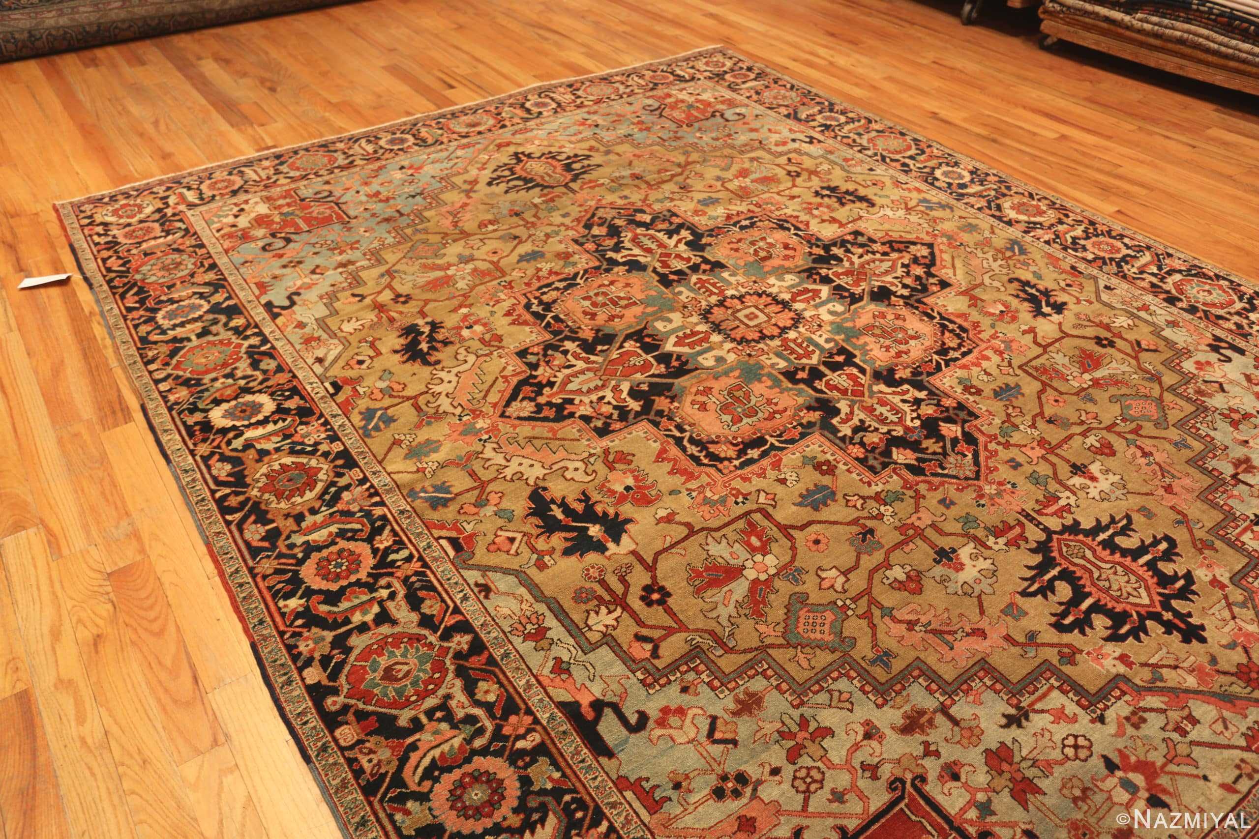 Side Of Antique Persian Serapi Area Rug 71370 by Nazmiyal Antique Rugs