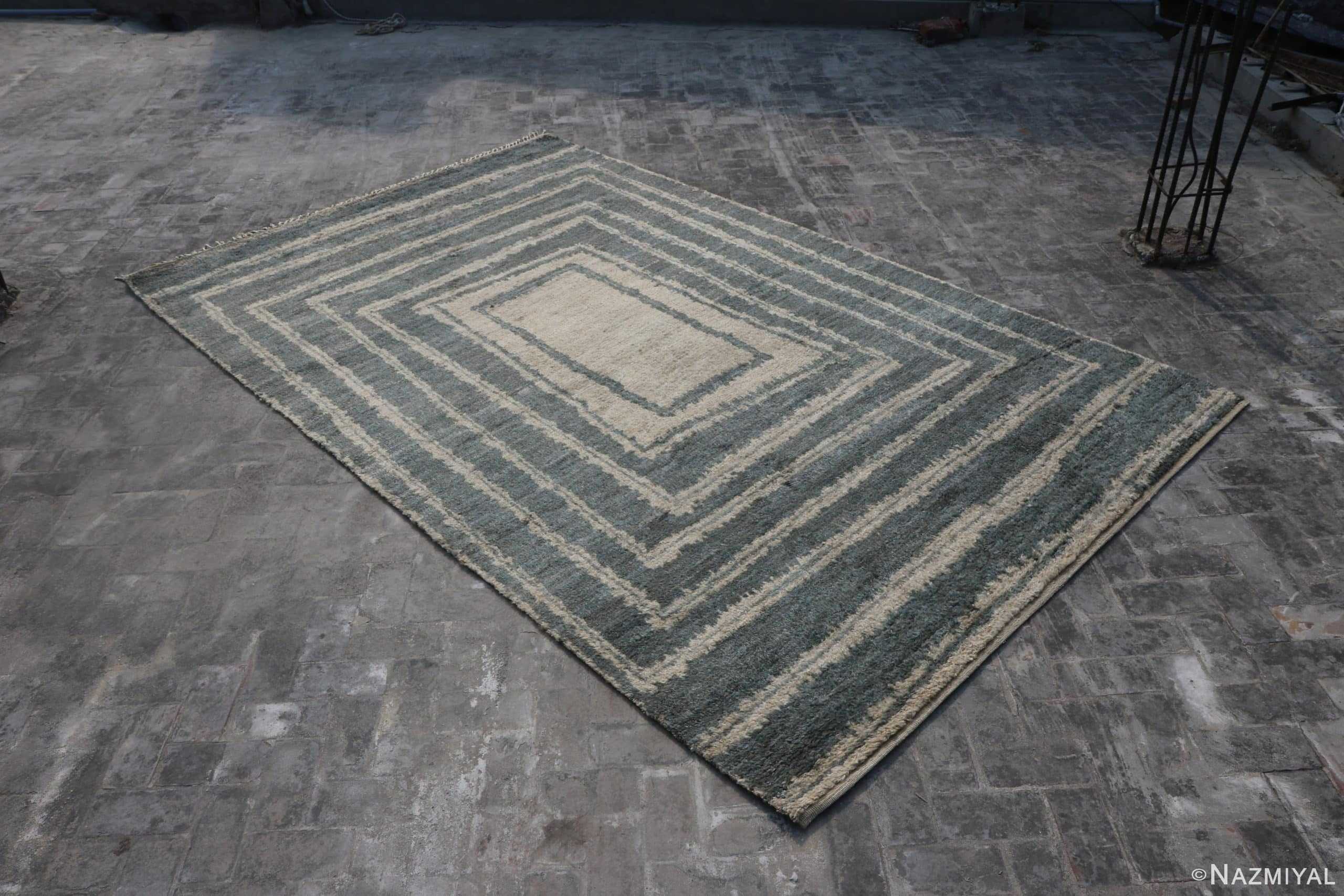 Side Of Geometric Design Modern Transitional Rug 61034 by Nazmiyal Antique Rugs