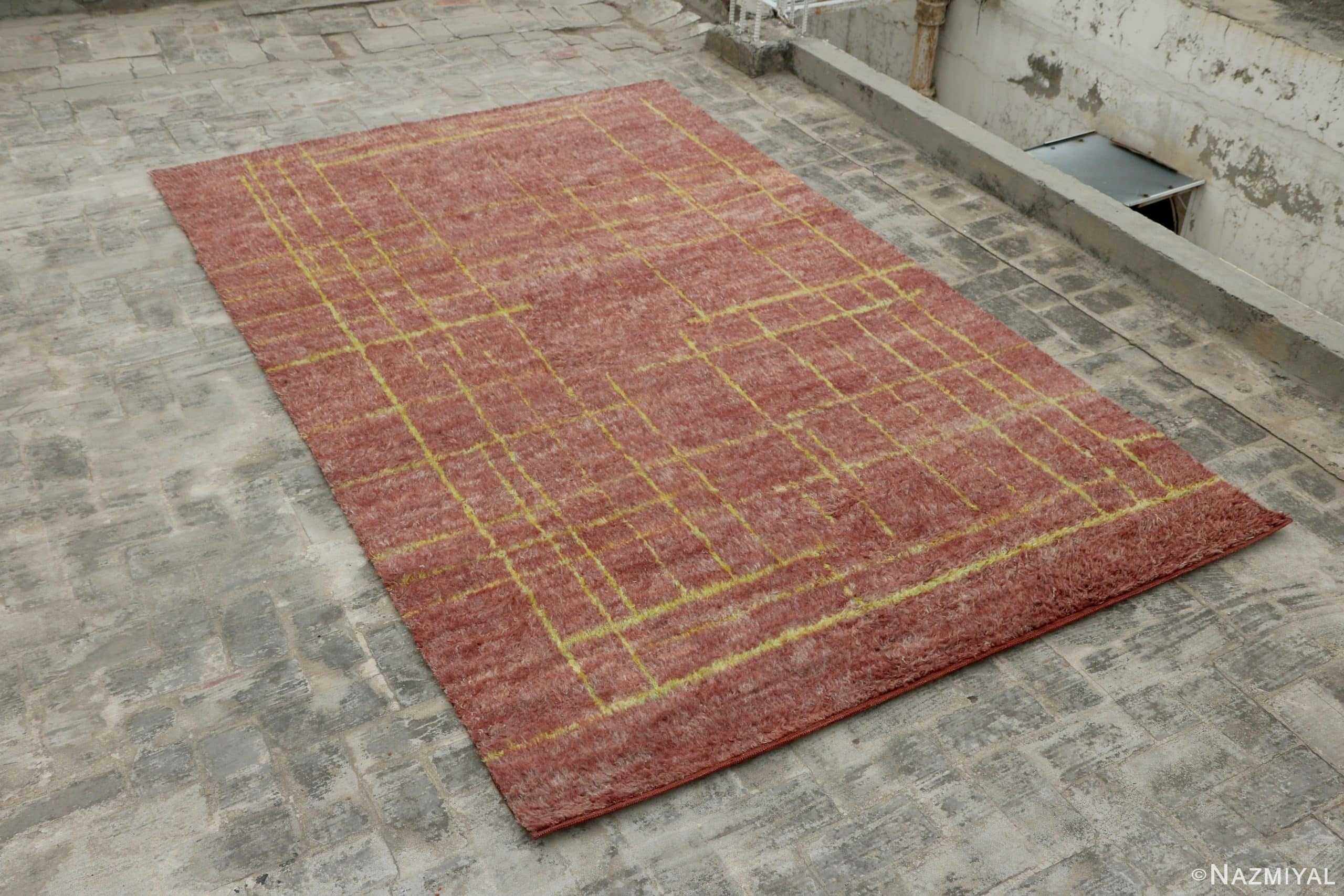 Side Of Geometric Modern Transitional Rug 61038 by Nazmiyal Antique Rugs