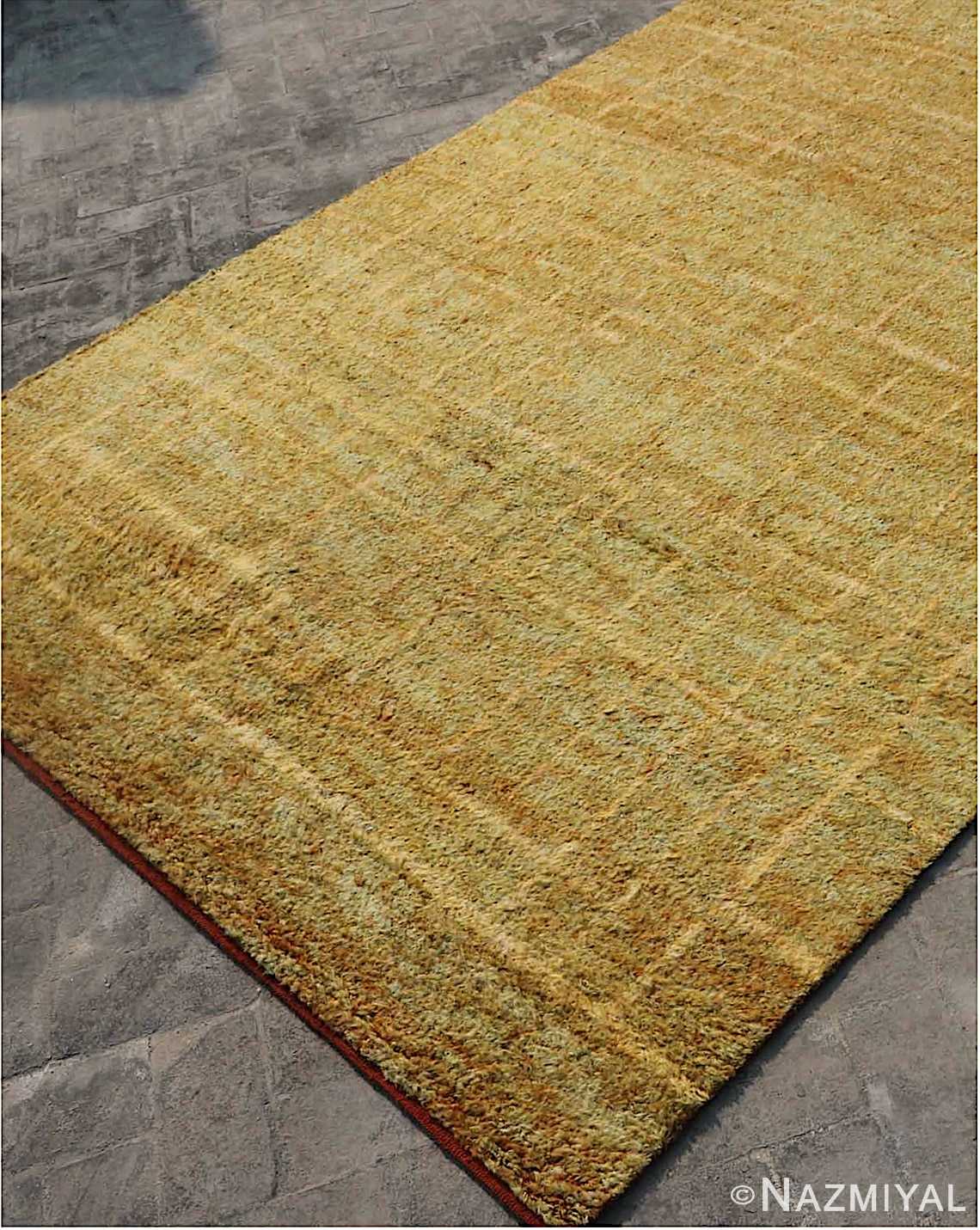 Side Of Textured Modern Transitional Rug 61037 by Nazmiyal Antique Rugs