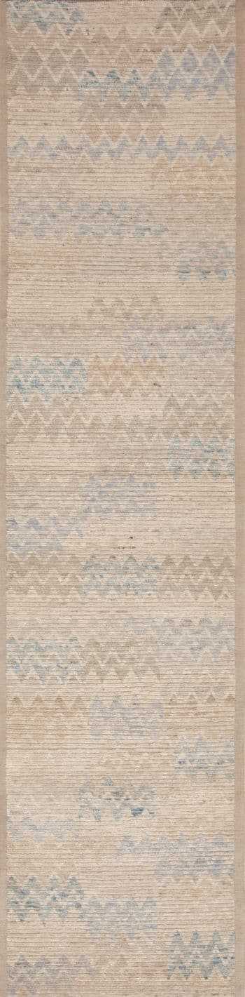 Light Cream Neutral Color Tribal Geometric Chevron Design Hallway Runner Rug 11065 by Nazmiyal Antique Rugs
